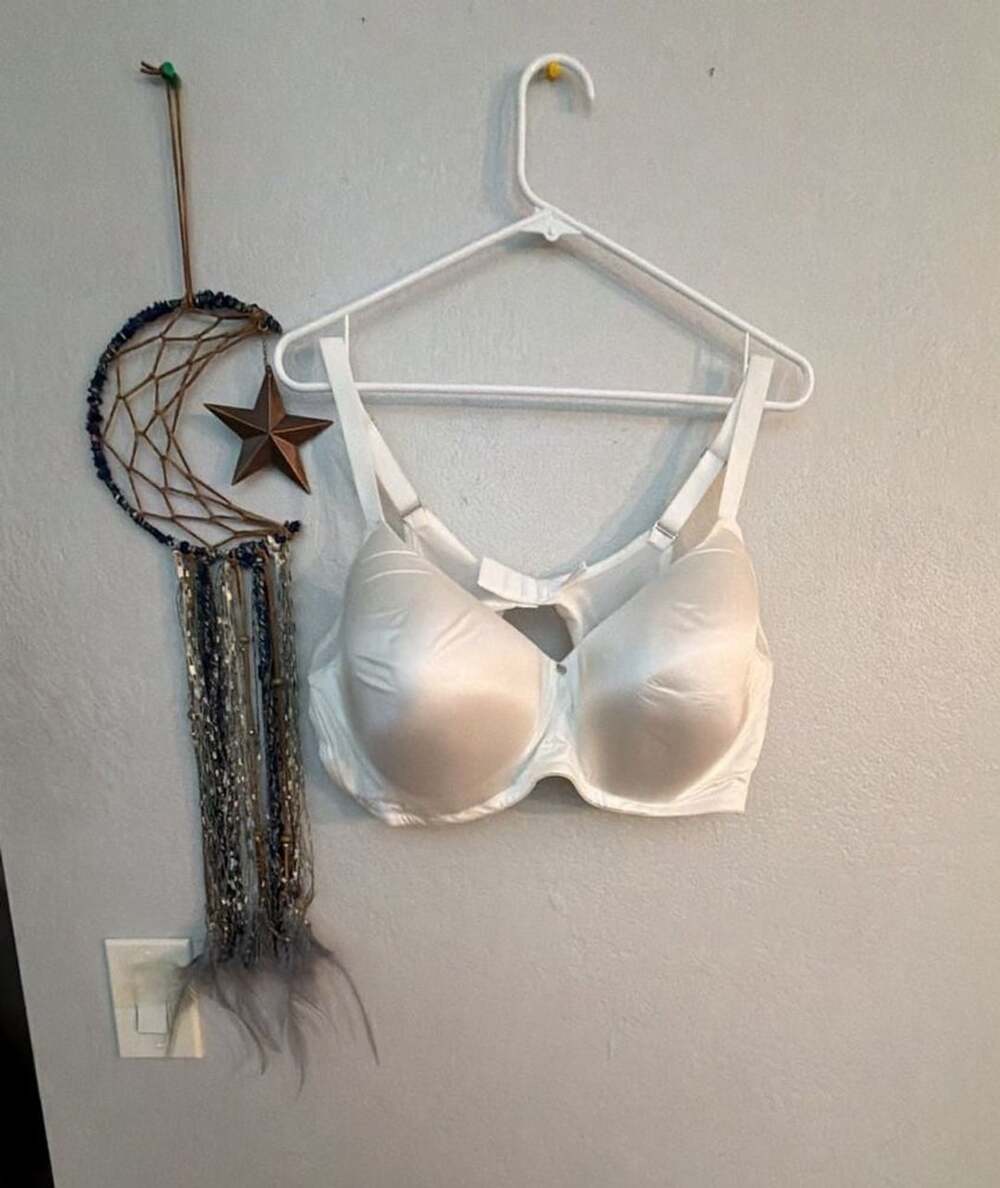Breezies Bra Size 46C White Underwire Contour Comfort Sling